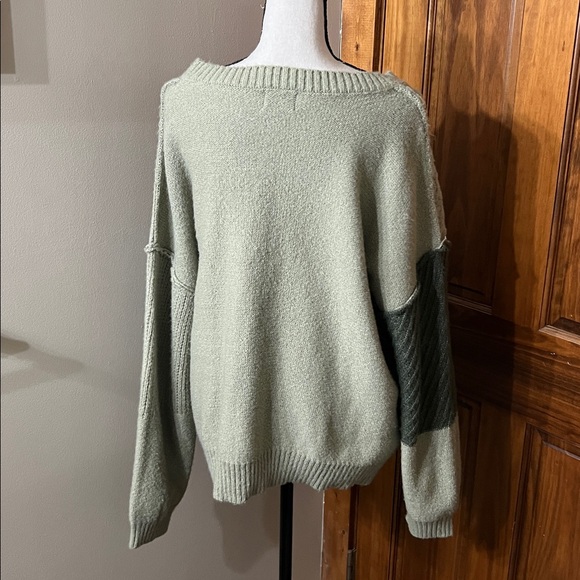 Colorblock Knit Sweater - Picture 2 of 4